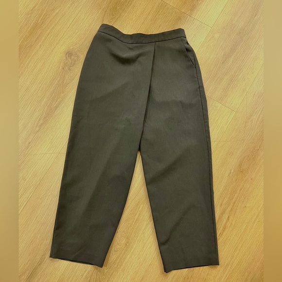 Black Women’s trousers / asymmetrical design - Picture 3 of 4